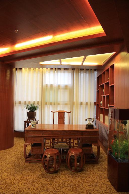 Lanzhou Hualian Hotel Экстерьер фото